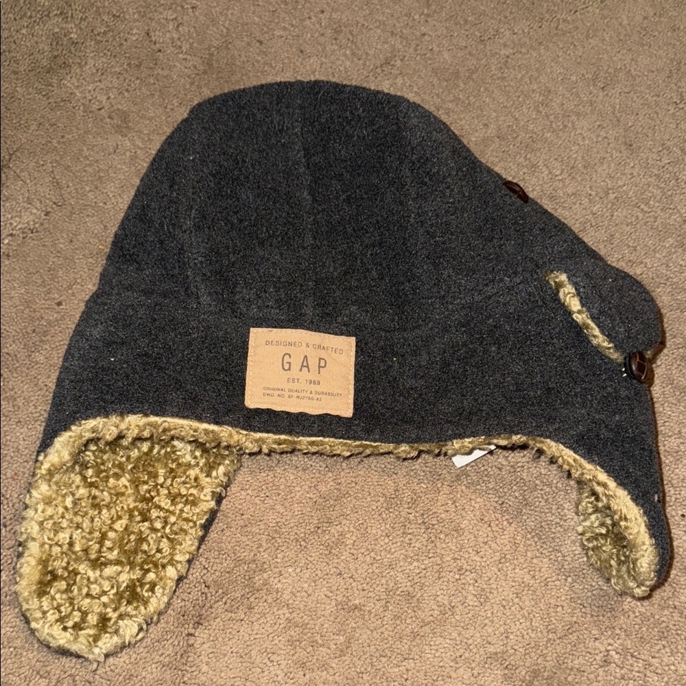 GAP Charcoal and Beige Kids Hat | pre-loved | size: sm/ M